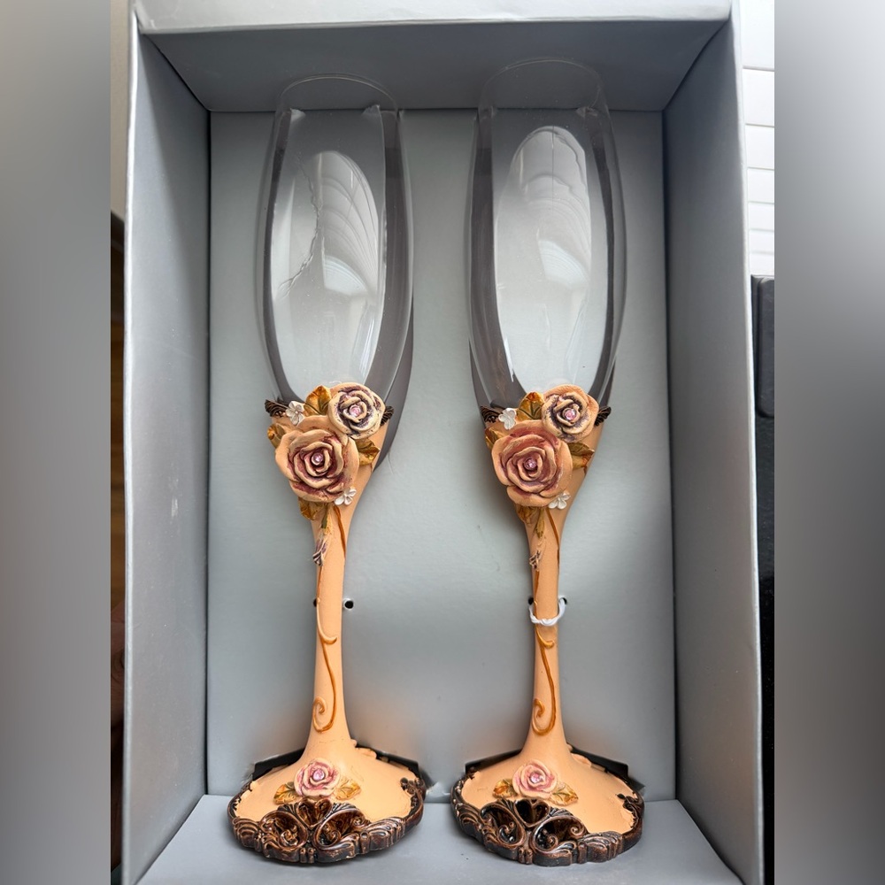 Elegant Floral Champagne Flutes